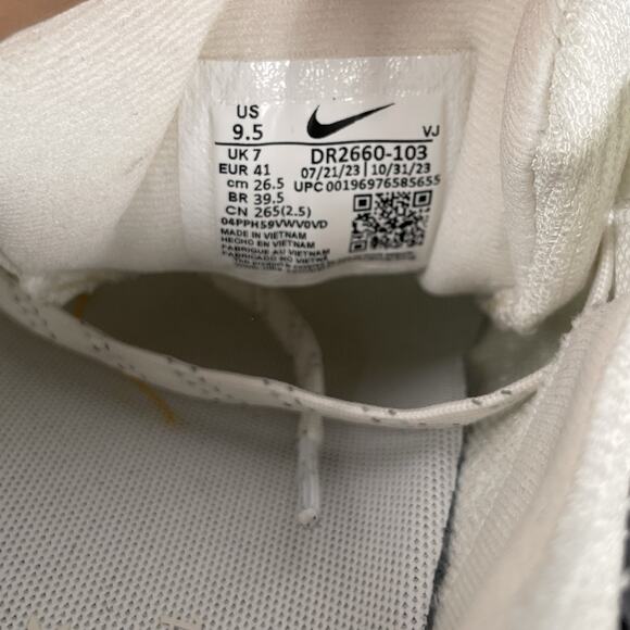 Nike ZoomX Invincible Run FK 3 Women’s 9.5 White Photon Dust Athletic Sneakers - Picture 9 of 9